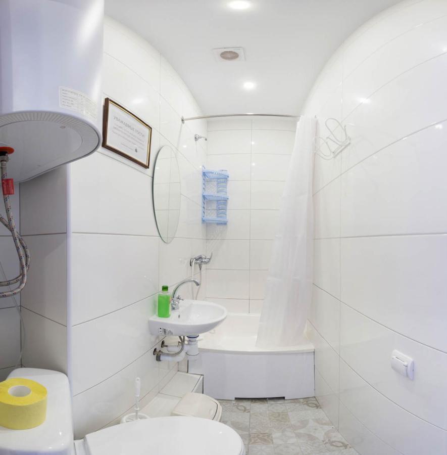Cozy Apartment Beside Metro Yaroslava Mudroho, Universytet - Chernyshevska Str 95-6 Jarkov Exterior foto