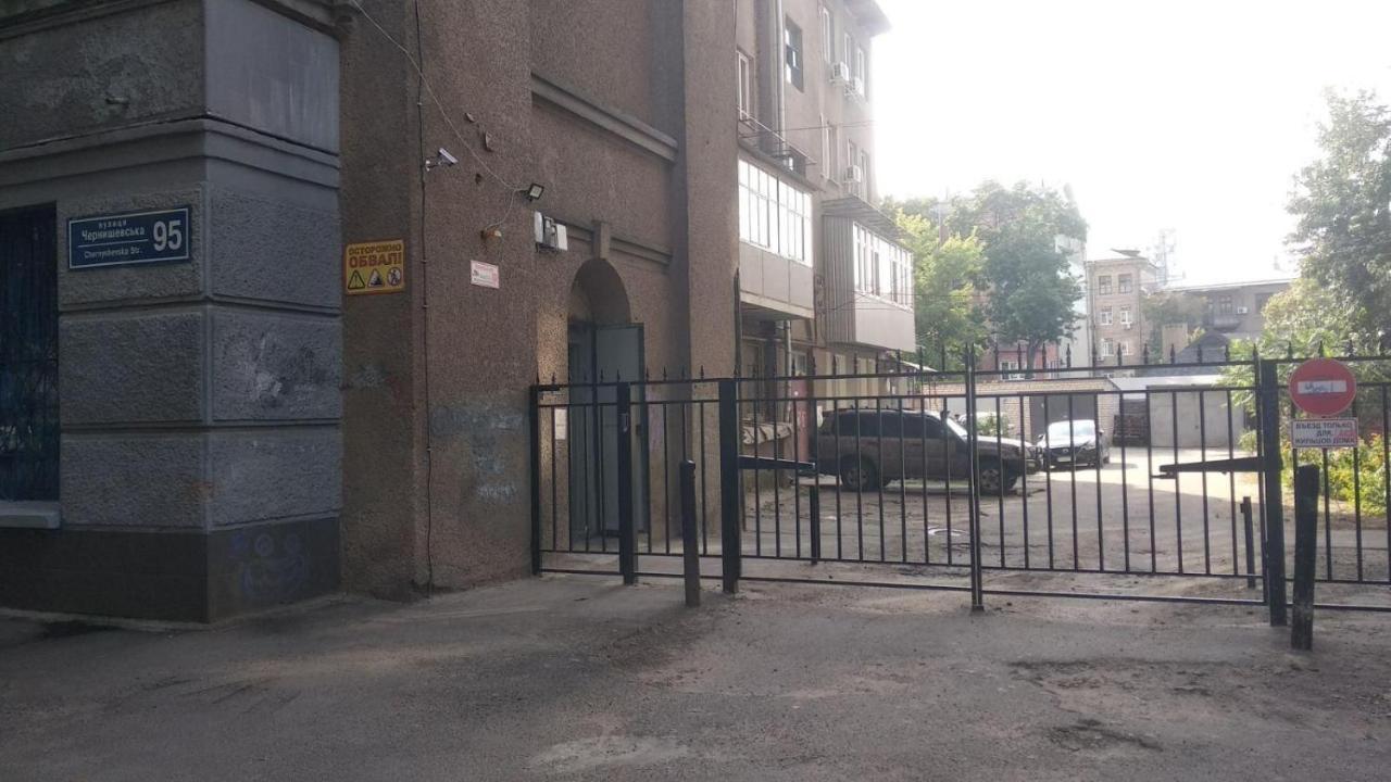 Cozy Apartment Beside Metro Yaroslava Mudroho, Universytet - Chernyshevska Str 95-6 Jarkov Exterior foto